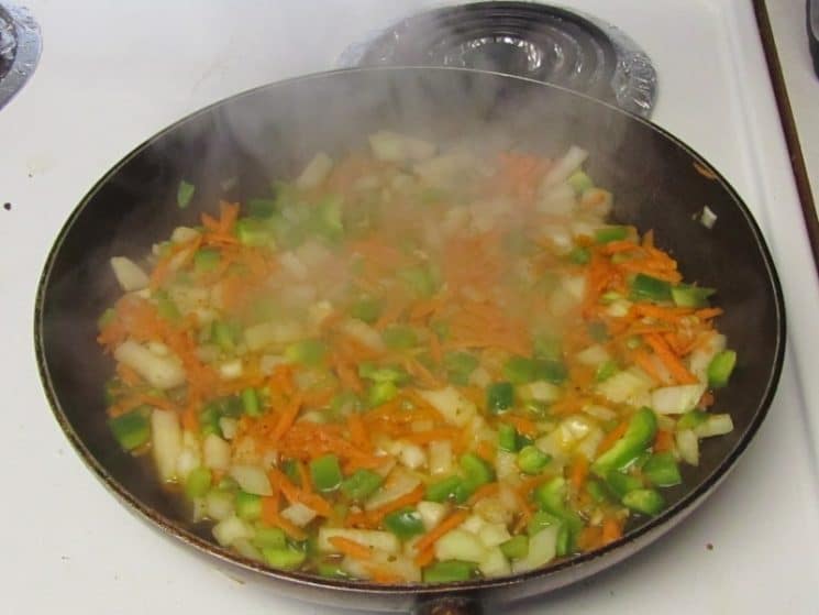 Beth's Sloppy Lentil Joes Recipe. Supper in minutes! This fast sloppy joe recipe can be put together for dinner at the last minute!